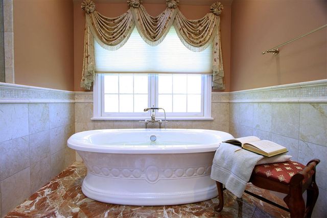 Bath Tub