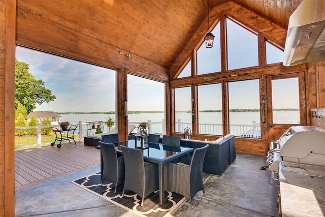 Screened In Porch